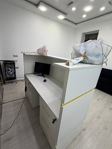 işləmiş divan: Gözəllik/salon mebeli dəsti Tərkib: - Qara rəngli, yumşaq parça üzlü — 3