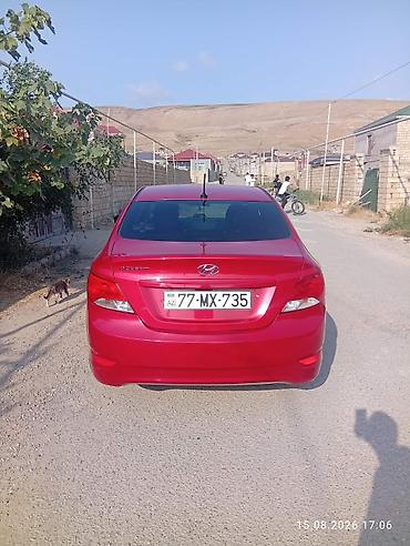 hyundai sonata sukan: Hyundai Accent sedan – qırmızı rəng - Kuzov: 4 qapılı sedan, parlaq — 2