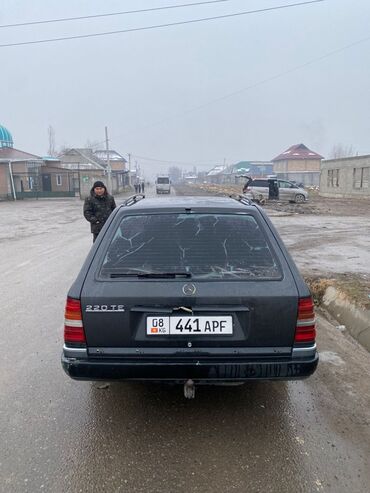 Mercedes-Benz: Mercedes-Benz W124: 1993 г., 2.2 л, Механика, Бензин, Универсал — 10