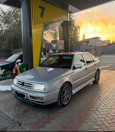 купить зимнюю резину в бишкеке: Volkswagen Vento: 1995 г., 2 л, Автомат, Бензин, Седан