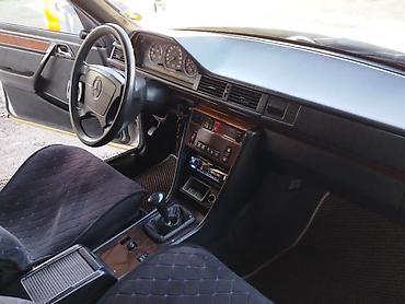 торпедо мерседес 124: Mercedes-Benz W124: 1994 г., 2.2 л, Кол менен иштөөчү, Бензин, Седан — 7