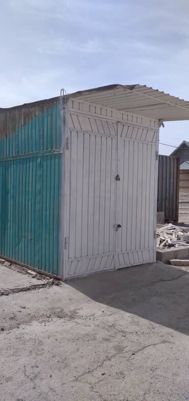 купить контейнер в бишкеке цена: Продаю контейнер 2,20 на всё вопросы в личку