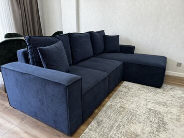 угловой раскладной диван: Угловой диван, цвет - Синий, Б/у