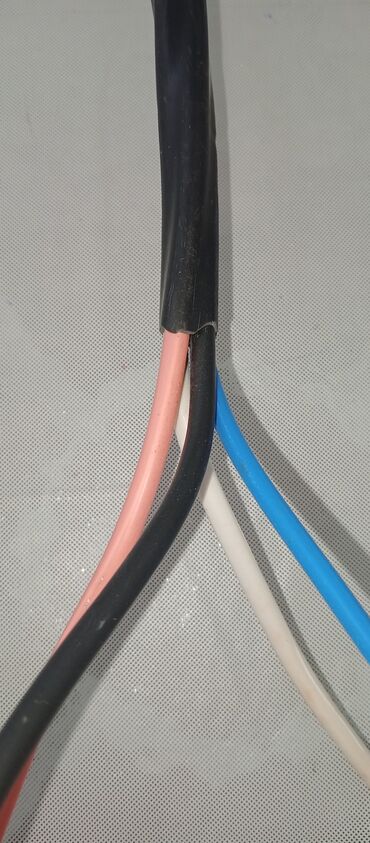Генераторы: 4 damarlı elektrik kabeli. 3 faza ücün. 50 metr.15 metr. 13 metr.10