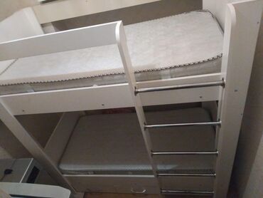 Divan və kreslo dəstləri: Qız üçün, İşlənmiş, Çarpayı, Matras ilə, Siyirməli
