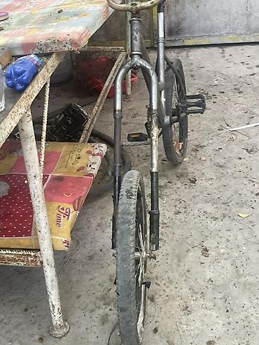 18 lik velosiped: Uşaq velosipedi – BMX üslubunda gövdə Xüsusiyyətlər: - Kiçik ölçülü — 1