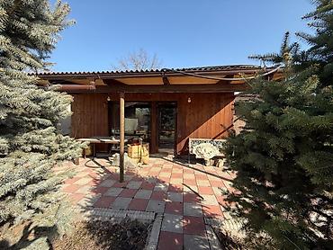 Продажа коттеджей и домов: Продаем дом в центре Маевки дом 80 КВ. м. 4 комнаты кухня, сан — 3