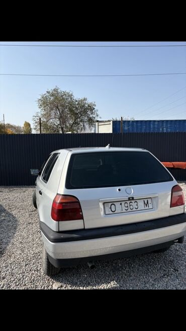 Volkswagen: Volkswagen Golf: 1994 г., 1.6 л, Механика, Бензин, Хэтчбэк — 2