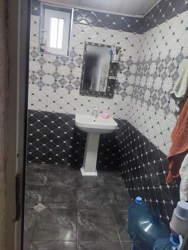 Köhnə tikili: Satılır: Tam mebelləşdirilmiş 1 otaqlı mənzil/interyer paketi - Geniş — 11