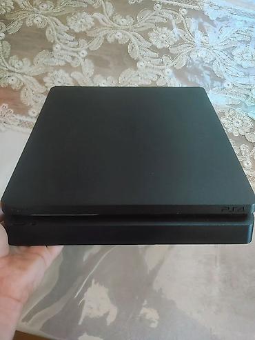 iphon 4: PlayStation 4 Slim oyun konsolu komplekt - Model: PS4 Slim (qara — 1