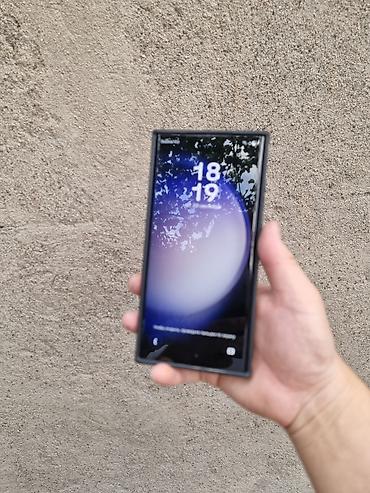 S23ultra
512gb симка

есть маленькое пятно на фото видно в белом фоне