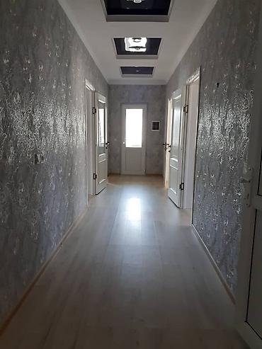 с хранения: 250 м², 6 комнат и более — 4