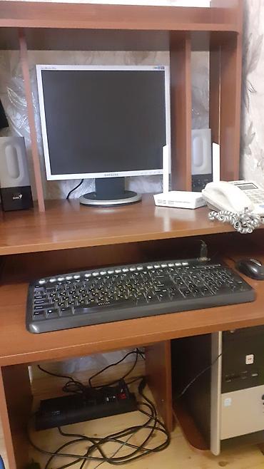 настольный компьютер: Monitor, klaviatura, maus, kalonkalar, heç bir qırığı kalonkalarda — 1
