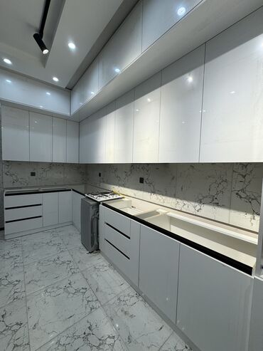 Sifarişlə mətbəx mebeli: Sifarişlə mətbəx dəsti, Özü çəkən petlələr, MDF, Kredit var, Pulsuz çatdırılma — 7