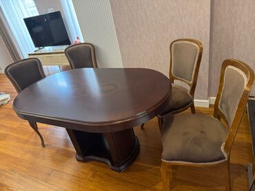 işlənmiş masa və oturacaqlar: Qonaq otağı üçün, İşlənmiş, Açılmayan, Oval masa, 4 stul