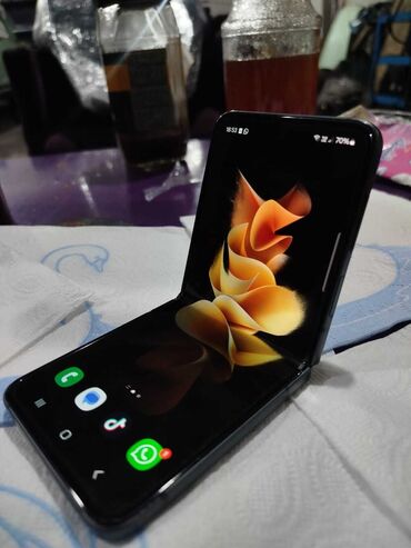 samsung z flip 1: Samsung Galaxy Z Flip 3, rəng - Qara, Barmaq izi, Simsiz şarj, Face ID