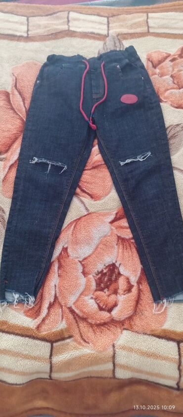 usaq pencekleri: Tünd mavi cins şalvar.Razmer-27 Xüsusiyyətlər: - Material: denim