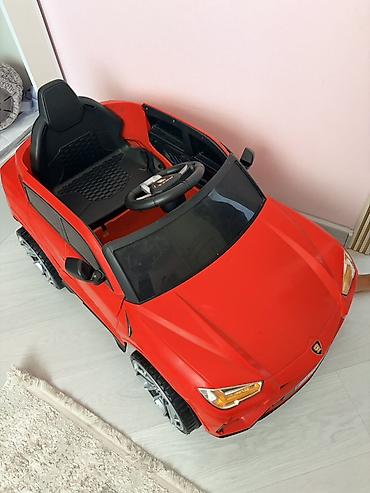 Uşaq üçün elektrikli miniatür maşın – qırmızı rəngdə sport/SUV