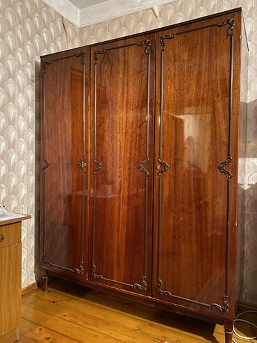 tualetnaya parfyumirovannaya voda: Гардеробный шкаф, Б/у, 3 двери, Распашной, Прямой шкаф, Азербайджан