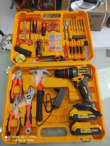 Digər alət dəstləri: DeWalt firmasının sarı rəngdə, batareyalı, müxtəlif başlıqlara malik