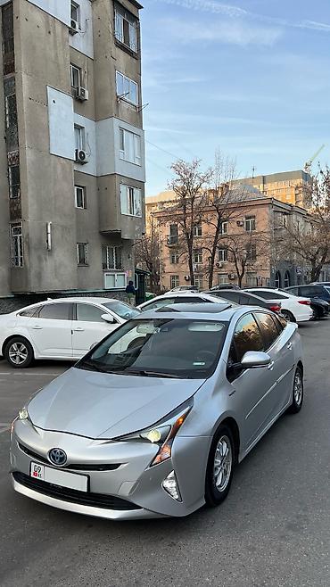Toyota: Toyota Prius: 2018 г., 1.8 л, Вариатор, Гибрид, Седан — 2