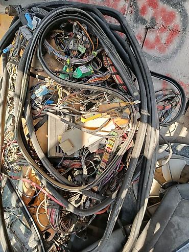 Другие детали кузова: Продаю заднюю часть на BMW е 39 в хорошем состоянии а также имеется — 7