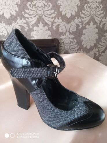 женские ботинки без каблука: Туфли Basconi, 37, цвет - Черный