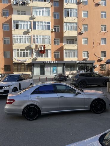 Mercedes-Benz: Mercedes-Benz E 220: 2.2 l | 2011 il Sedan — 20