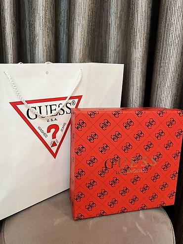 Çiyin çantası, Guess, Yeni