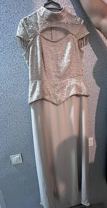 Bircə dəfə geyinilib!! 120 m alınıb 55 manata satıllr !!! Uzun
