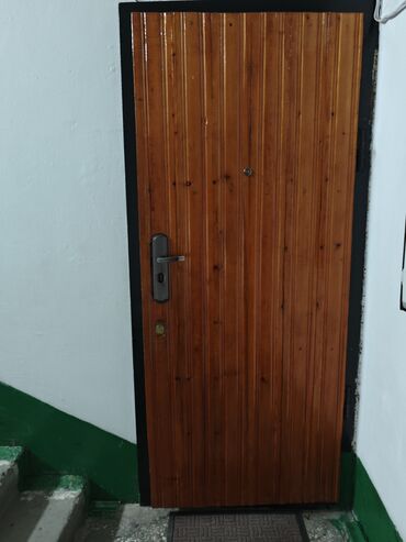 сдам частный дом без хозяина в бишкеке: Продается квартира 
105 серии, 3 комнатная
улица Ленина 93 квартира 5