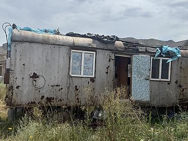 Продаю вагончик. Состояние хорошее. На колесах. Цена 220000 сом