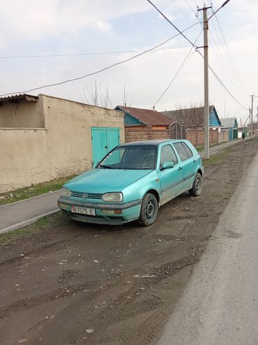 самые дешевые автомобили бу: Volkswagen Golf: 1992 г., 1.8 л, Механика, Бензин, Хэтчбэк