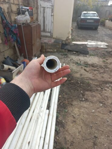 saat işlənmiş: 40 lıq plastik borudur istifadə olunub amma yeni kimidir qiymətdə
