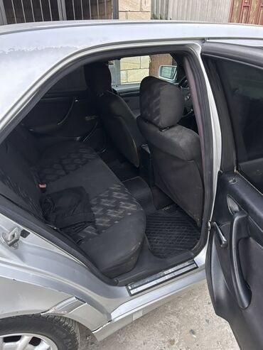 Mercedes-Benz: Mercedes-Benz C-Class: 1.8 l | Sedan — 4