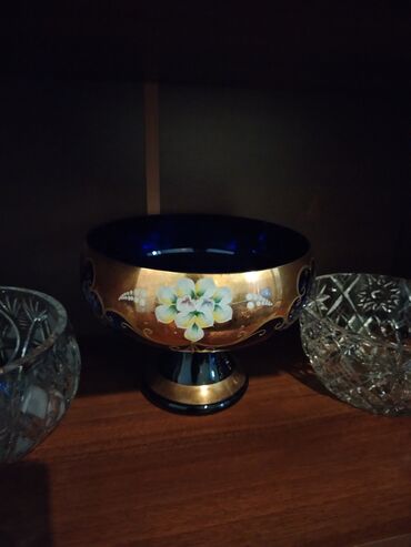 Digər dəstlər və servizlər: Kəsma şüşədən dekorativ qab dəsti - Material: qalın, şəffaf kəsma -da lalafo.az — 5 Digər dəstlər və servizlər: Kəsma şüşədən dekorativ qab dəsti - Material: qalın, şəffaf kəsma — 5