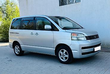 byd 2: Toyota Voxy: 2004 г., 2 л, Автомат, Бензин, Минивэн — 3