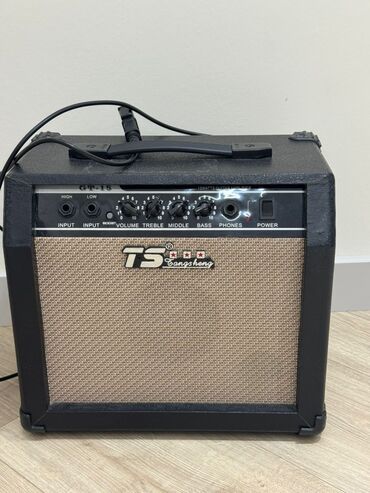 студийный микрофон: Комбик для гитары