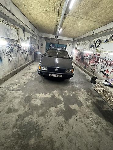 Volkswagen: Volkswagen Passat Variant: 1990 г., 1.8 л, Механика, Бензин, Универсал — 4