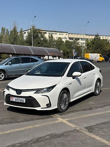 на corolla: Toyota Corolla: 2022 г., 1.8 л, Автомат, Гибрид, Седан — 3