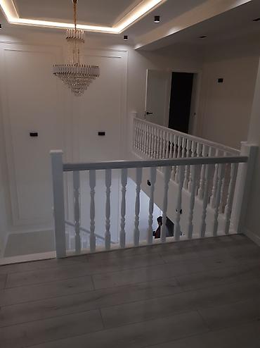 Деревянные лестницы: Деревянная лестница Для дома, Форма лестницы: Много-маршевая, Стиль: Классический — 10