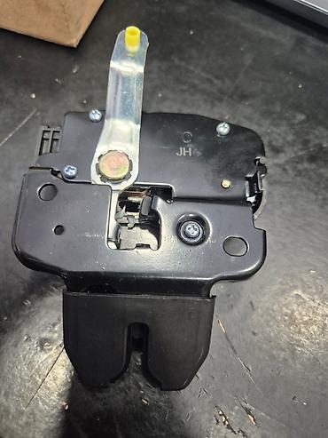 yük baqaj: Nissan Tiida 2006-2009 sedan modeleri ucun arxa baqaj kilidi zamoku — 3