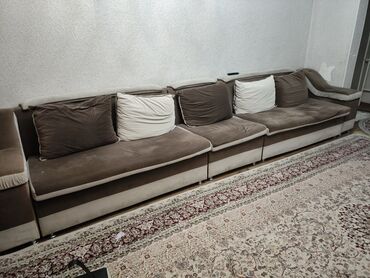 диван угалок: Прямой диван, цвет - Коричневый, Б/у