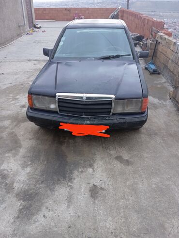 mersedes yan guzguler: Mercedes-Benz 190: 1.8 l | 1992 il Sedan