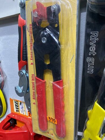 заклёпочник для резьбовых заклёпок: Заклёпочник ручной (Rivet Gun) - Инструмент для установки вытяжных