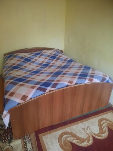 taxt kravat islenmis: Б/у, Двуспальная кровать