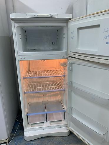 fridge: Холодильник Indesit, Б/у, Двухкамерный, De frost (капельный), 60 * 148 * 60 — 2