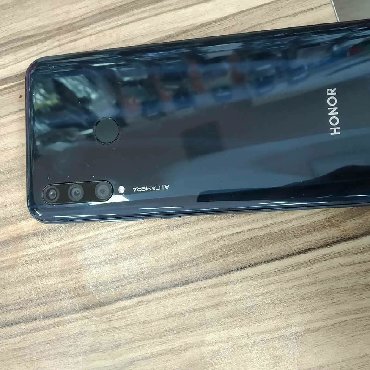 Honor 10 i modeli
Yaddaş-128 gb
Ram-4
Hec bir problem yoxdu təcili sa