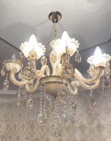 Tavalar: Çılçıraq, 9 lampa, Şüşə