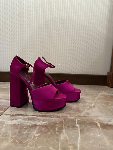 Zara platforma dabanlı ayaqqabı – 37 ölçü ​ ​Brend: Zara (Orijinal)